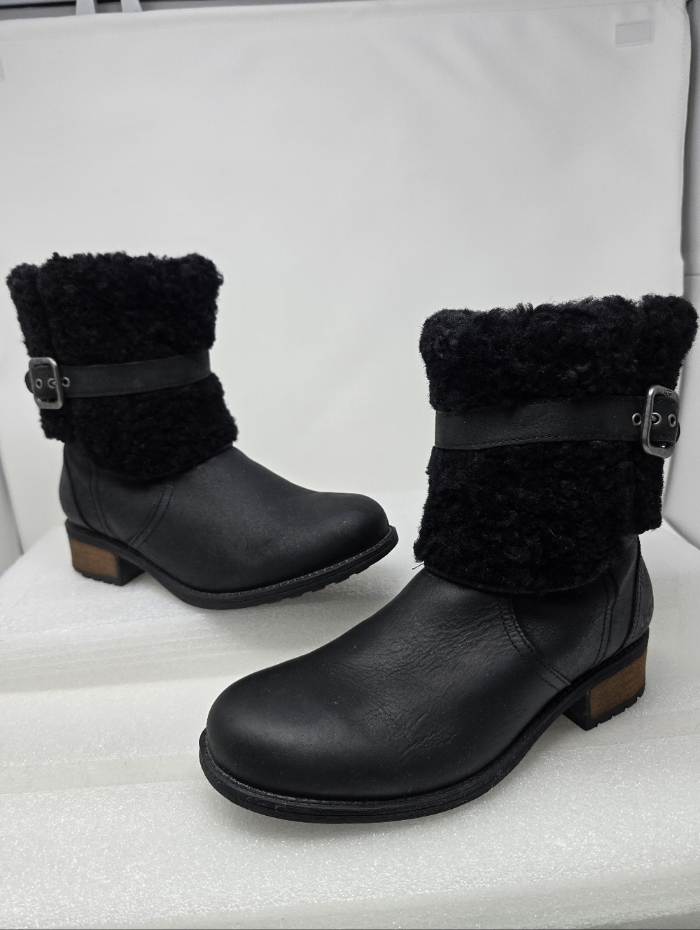 Ugg Blayre II Boots NWOT